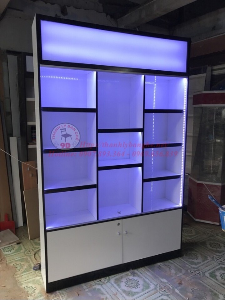 Thanh lý tủ kính trưng bày mã số 616